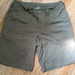 North Face Women's Horizon II Roll Up Shorts- great for hiking and travel!